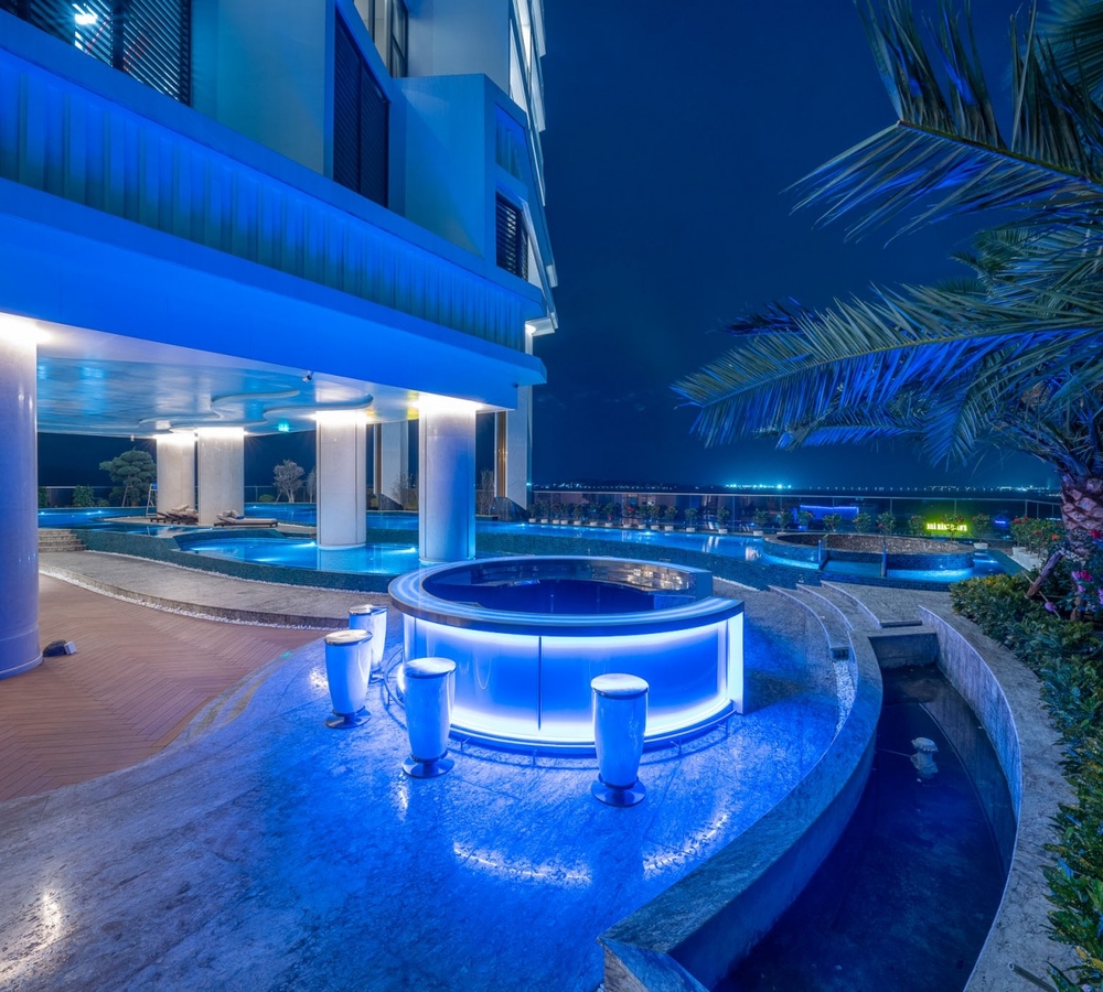 The Luxe Aquatica Pool