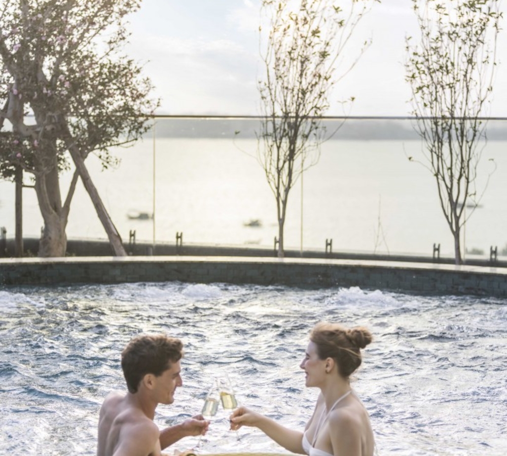 The Luxe Aquatica Pool