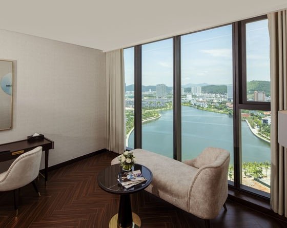 Deluxe Lake View