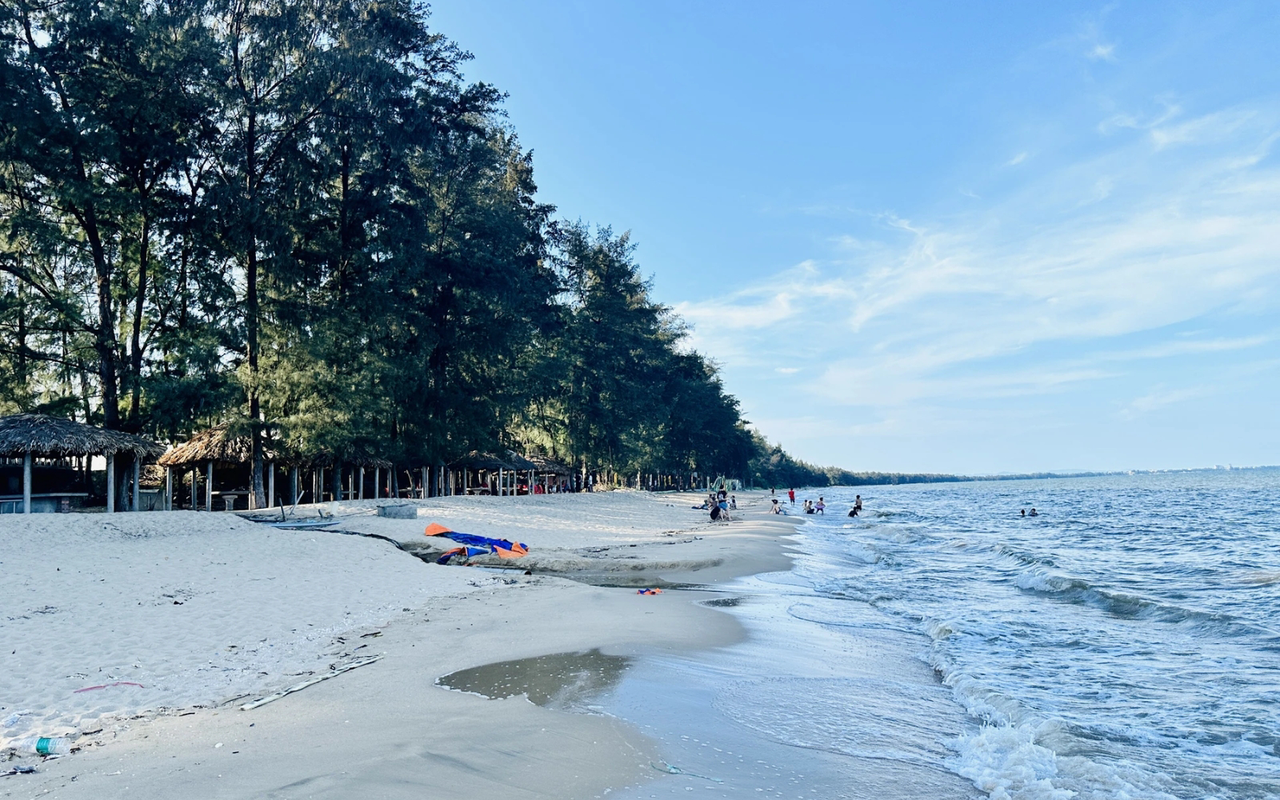 Bãi biển Trà Cổ - Du lịch Hè Quảng Ninh